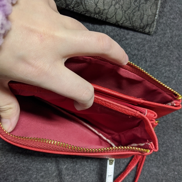 Red wristlet/small purse - Picture 5 of 6